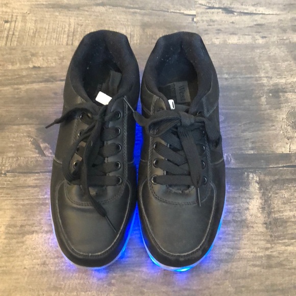 Light up shoes 5.5 - Picture 2 of 11